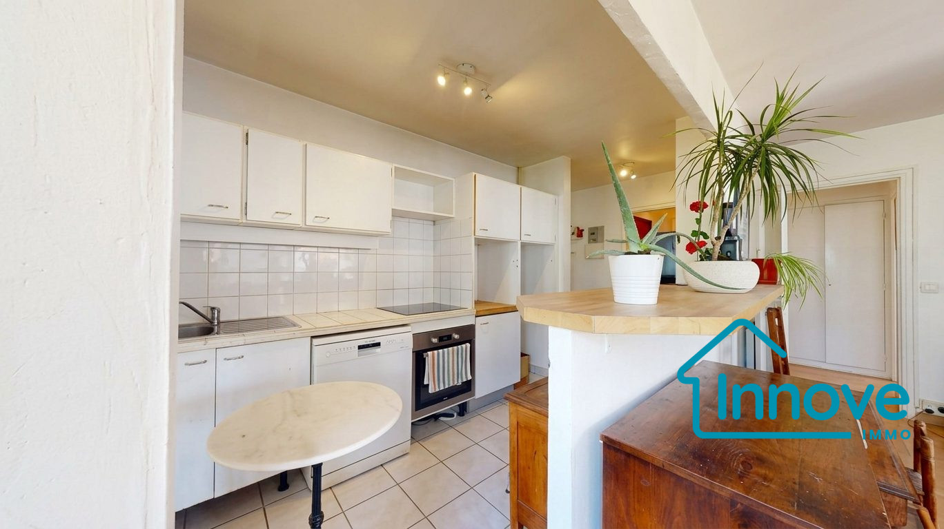 
                                                Vente
                                                 Parly 2 résidence Opéra - A vendre T3 - 2 chambres