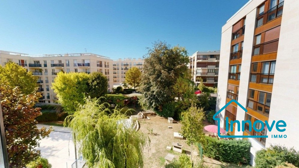 
                                                Vente
                                                 Parly 2 résidence Opéra - A vendre T3 - 2 chambres