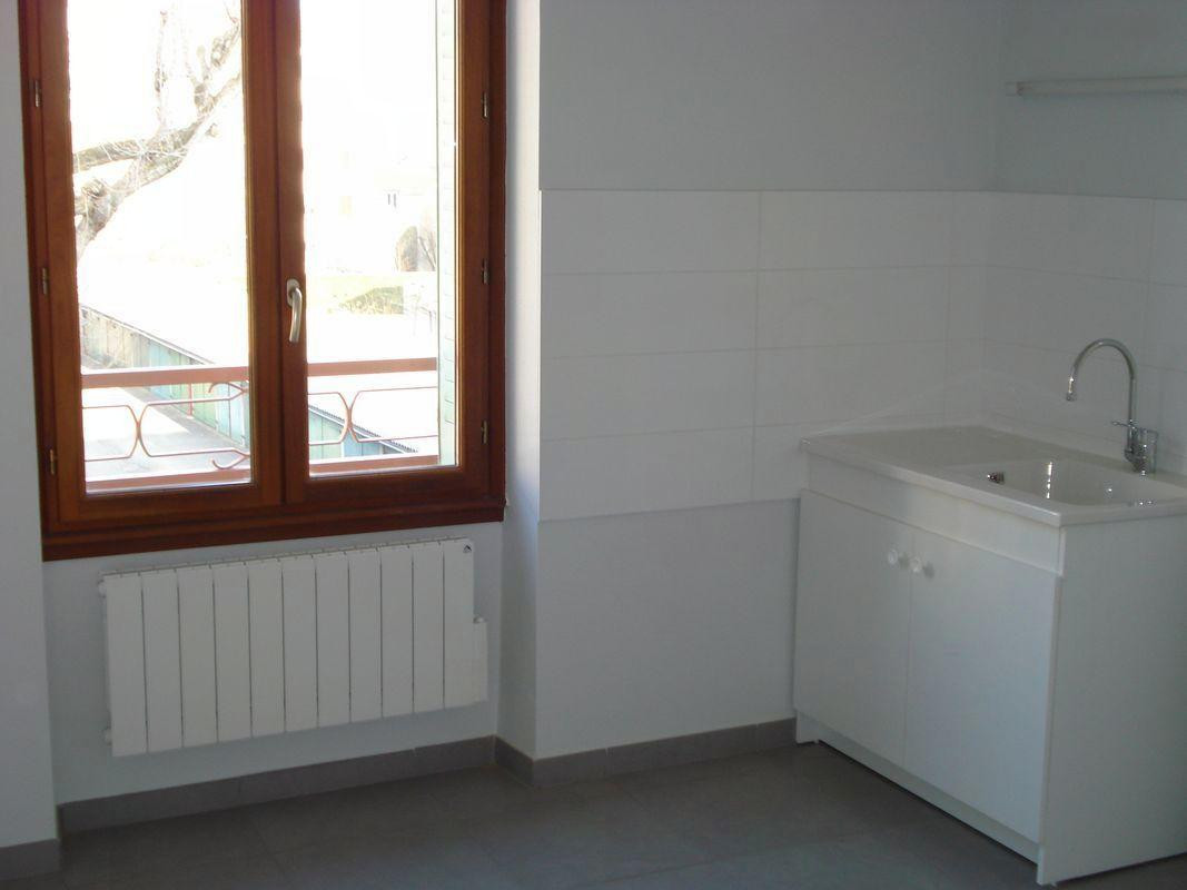 
                                                Location
                                                 Particulier loue appartement de 57 m2 à Lyon 8ème