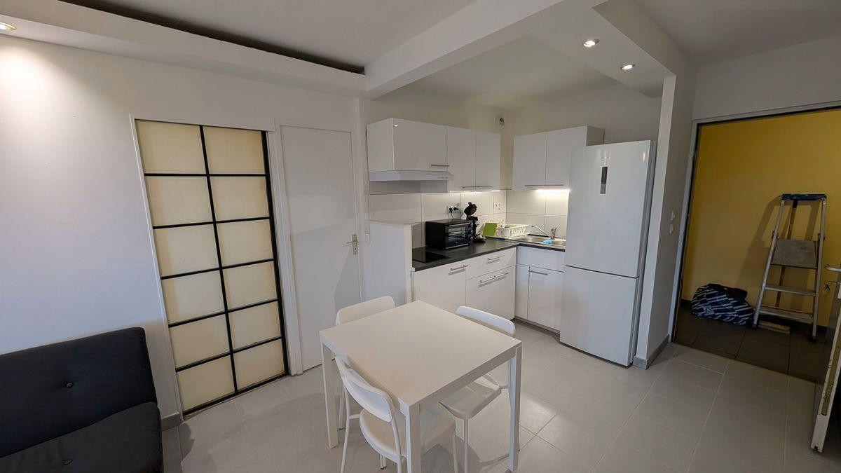 
                                                Location
                                                 Particulier Loue appartement Meublé 2 pièces 36 m2