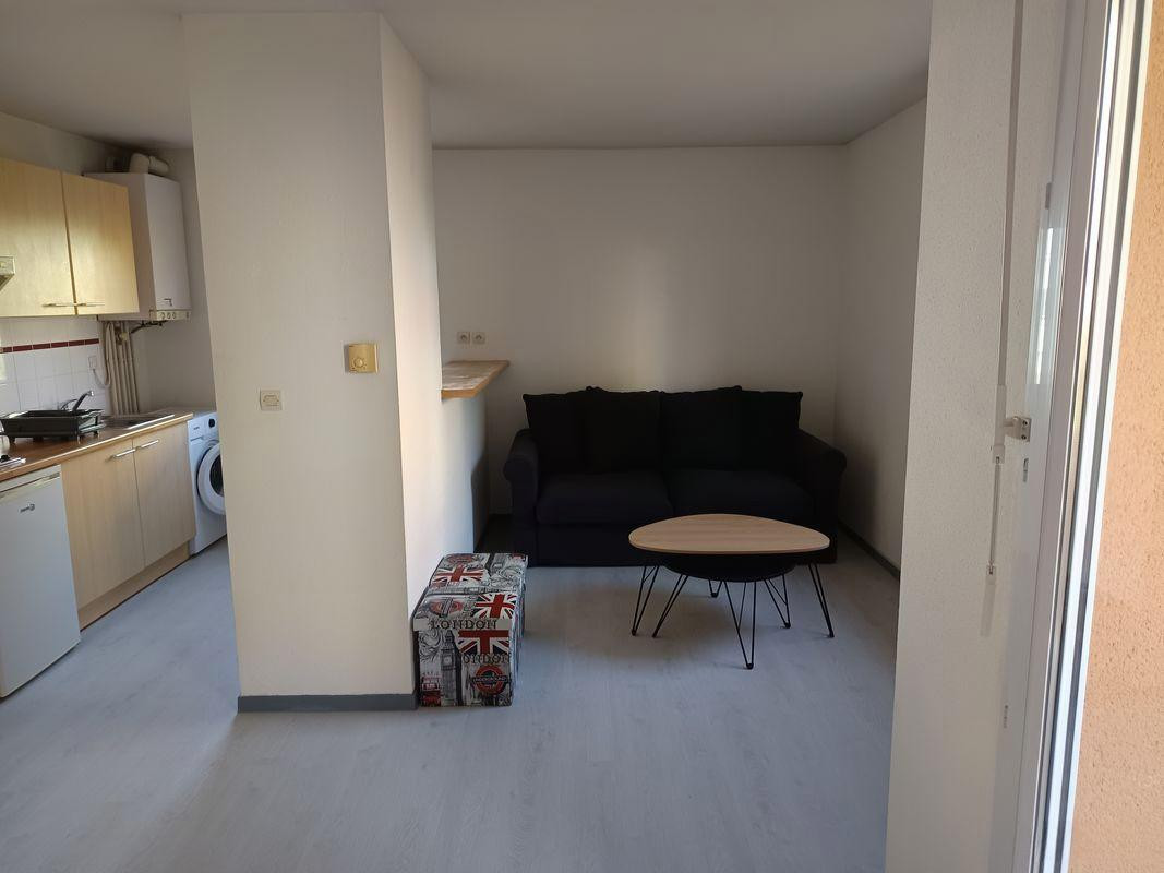 
                                                Location
                                                 Particulier loue grand T2 meublé à Toulouse