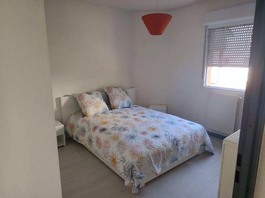 
                                                Location
                                                 Particulier loue grand T2 meublé à Toulouse