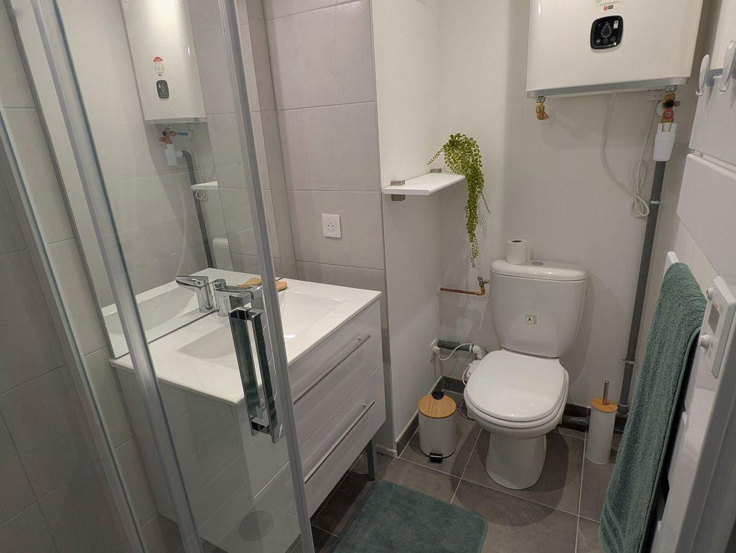 
                                                Location
                                                 Particulier loue studio meublé, Avenue jean Rieu