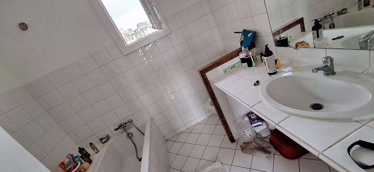 
                                                Location
                                                 Particulier loue T2 - Camas
