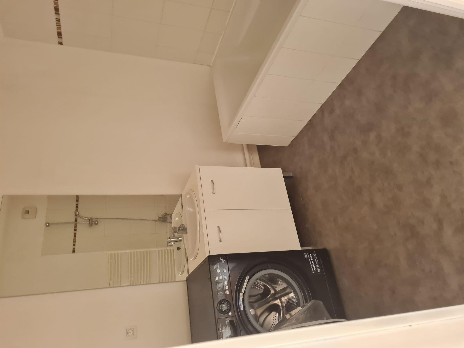 
                                                Location
                                                 Particulier loue T4 94m2 - Lille Marbrerie