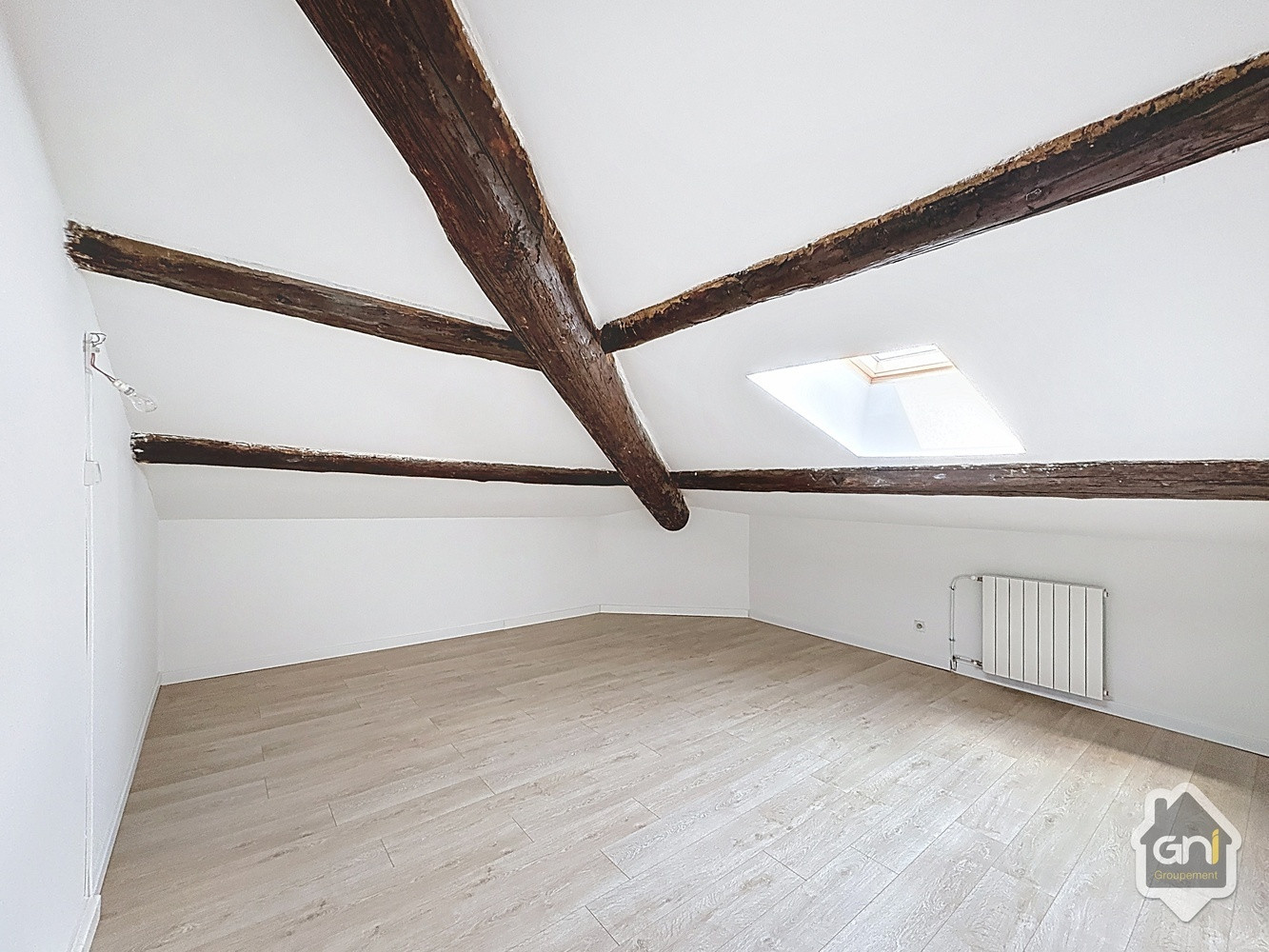 
                                                Vente
                                                 Partie de Mas avec dépendance sur terrain