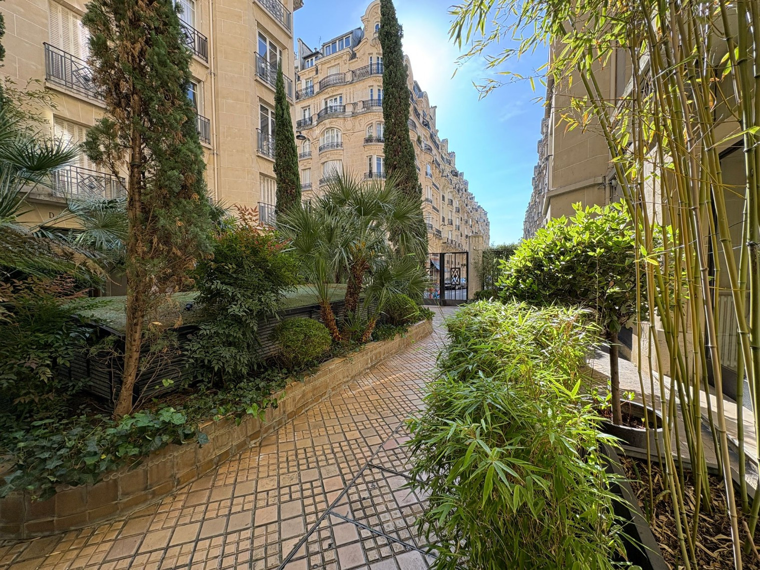 
                                                Vente
                                                 Passy / Seine – 60 m² – Vue dégagée