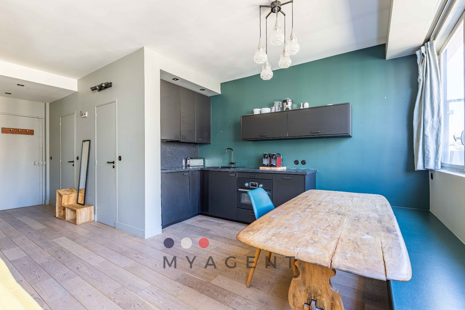 
                                                Vente
                                                 Passy – Studio d’exception rénové avec balcon