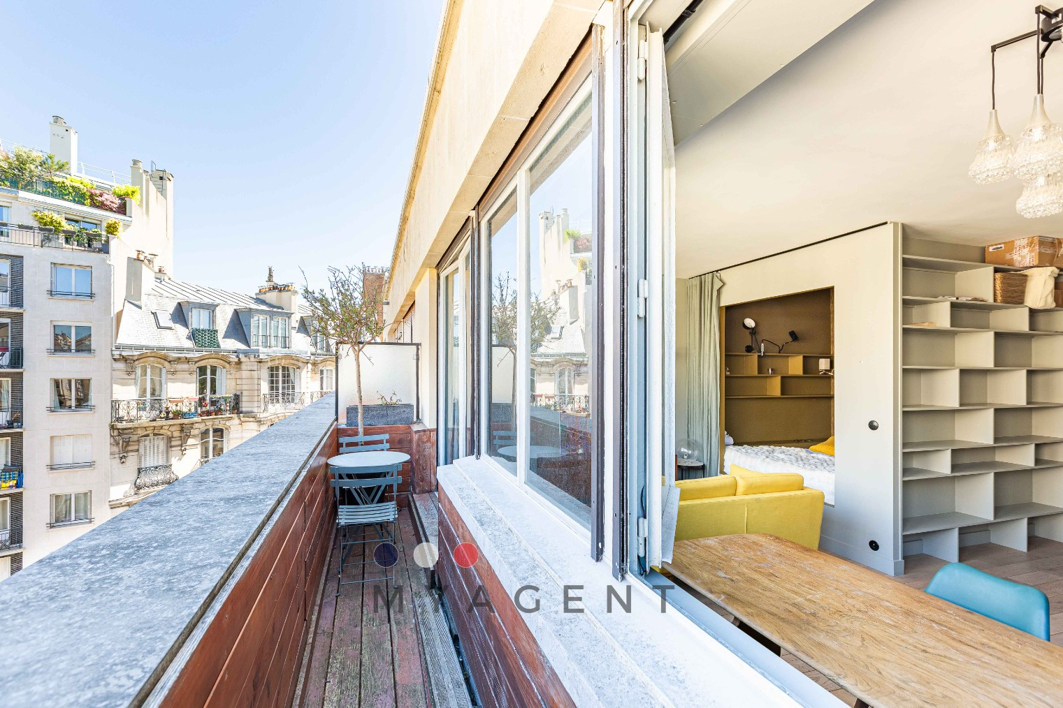 
                                                Vente
                                                 Passy – Studio d’exception rénové avec balcon