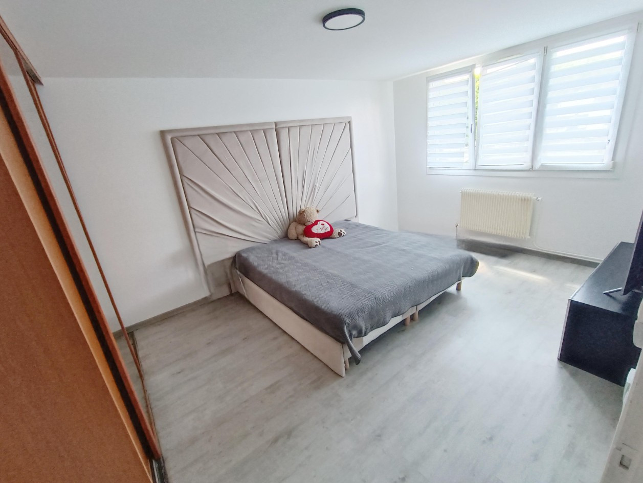 
                                                Vente
                                                 Pavillon 2 chambres, jardin, garage