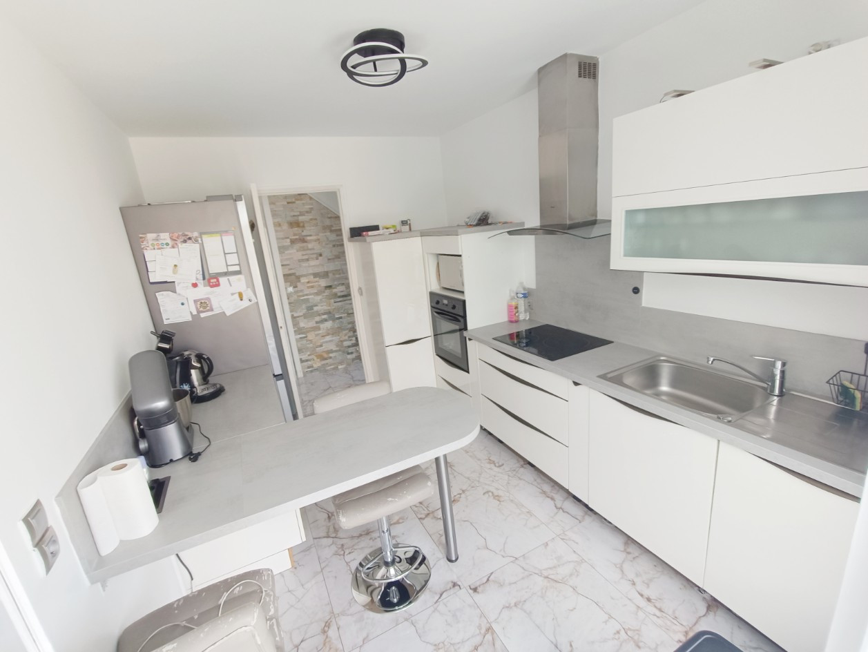
                                                Vente
                                                 Pavillon 2 chambres, jardin, garage