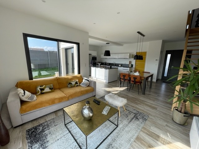 
                                                Vente
                                                 Pavillon 2021 idéal famille !