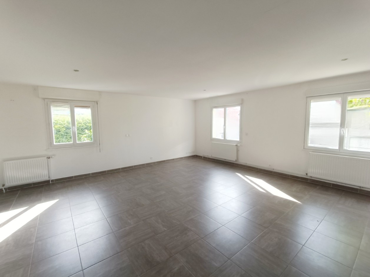 
                                                Vente
                                                 Pavillon 3 chambres et garage Rainneville