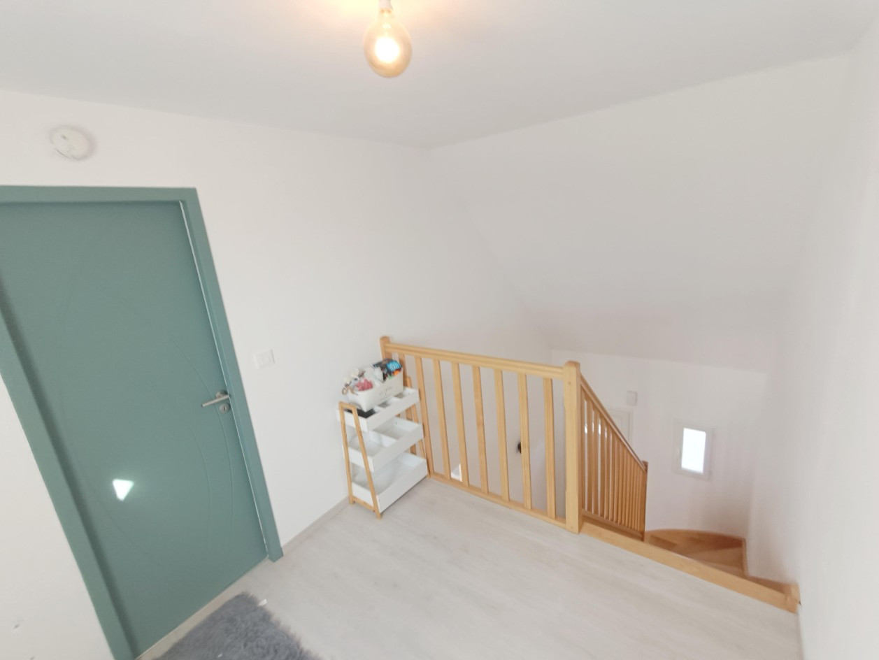 
                                                Location
                                                 Pavillon 3 chambres + garage à Coisy