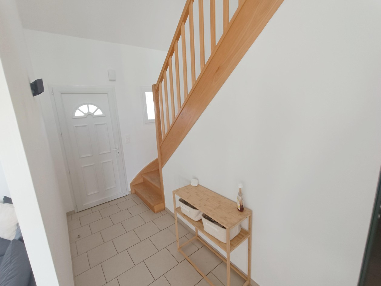 
                                                Location
                                                 Pavillon 3 chambres + garage à Coisy