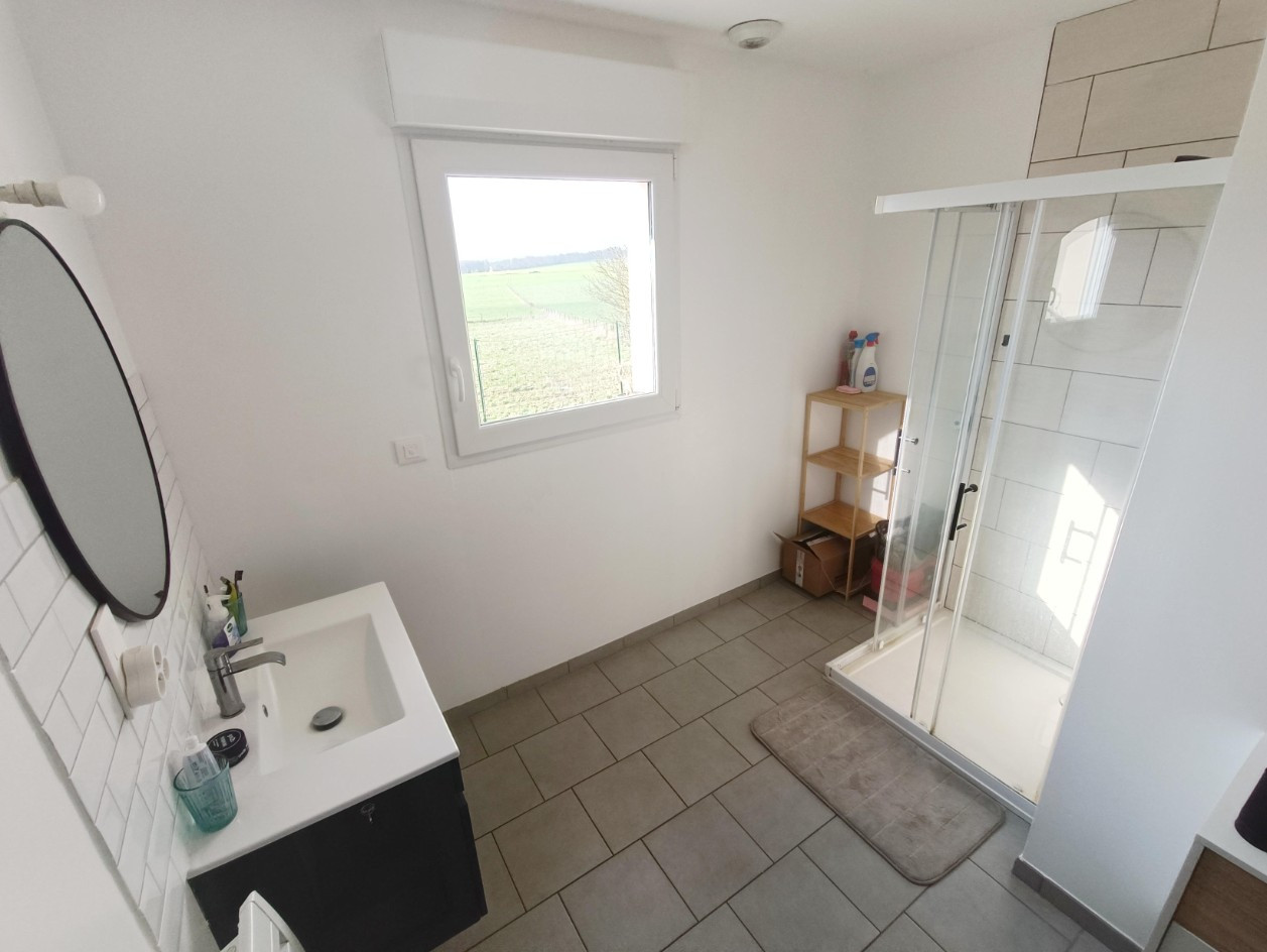 
                                                Location
                                                 Pavillon 3 chambres + garage à Coisy