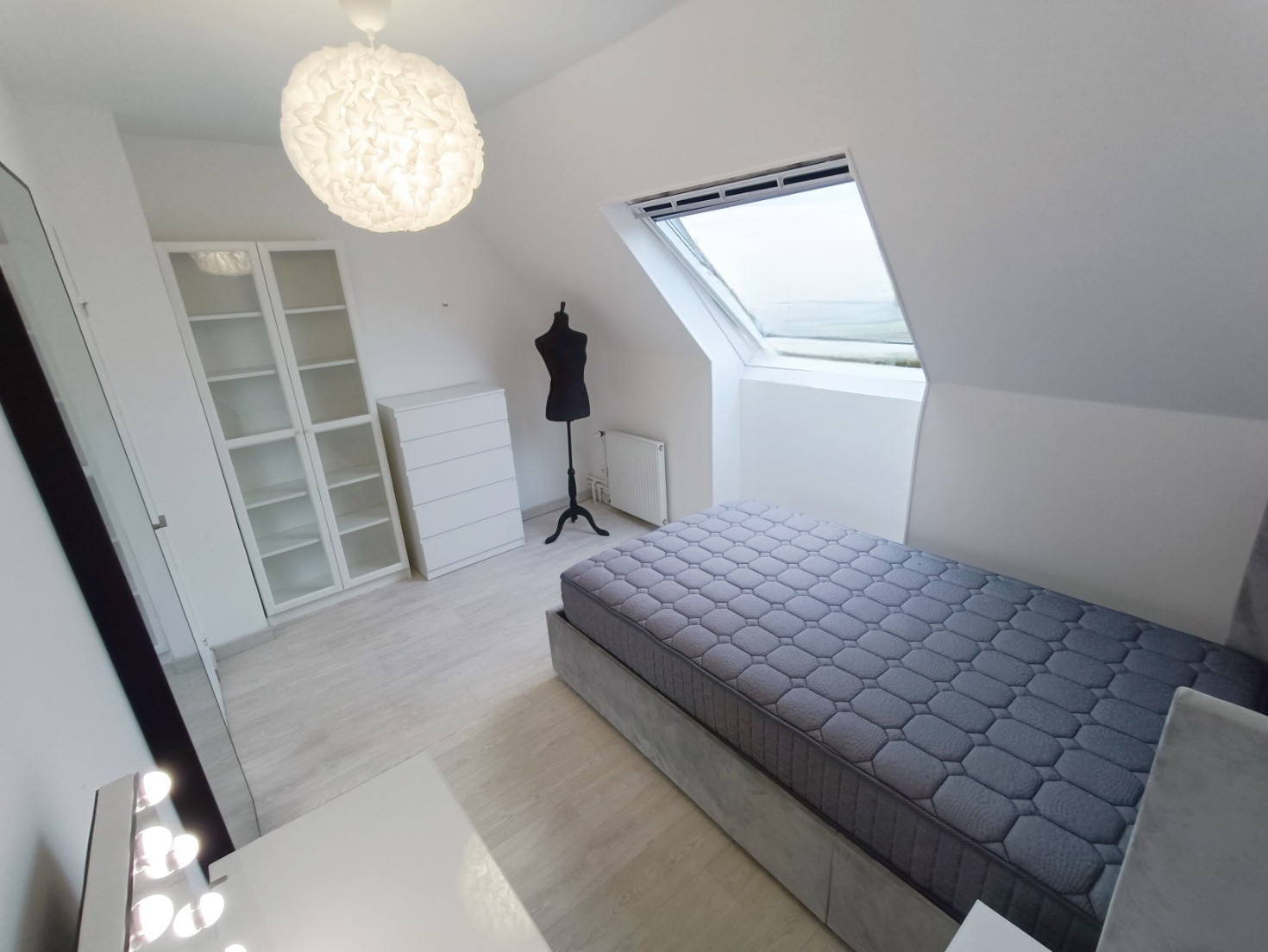 
                                                Vente
                                                 Pavillon 3 chambres, jardin et garage