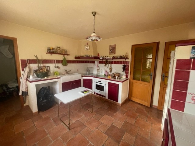 
                                                Vente
                                                 PAVILLON 4 CHAMBRES + SOUS SOL TOTAL