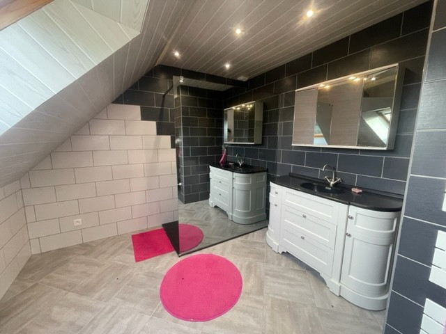 
                                                Vente
                                                 PAVILLON 4 CHAMBRES + SOUS SOL TOTAL