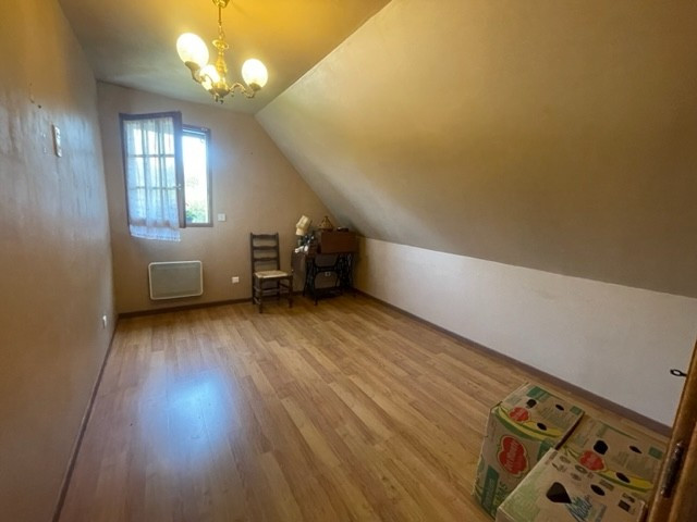 
                                                Vente
                                                 PAVILLON 4 CHAMBRES + SOUS SOL TOTAL
