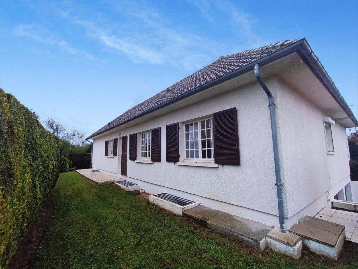 
                                                Vente
                                                 Pavillon 5 chambres plain-pied