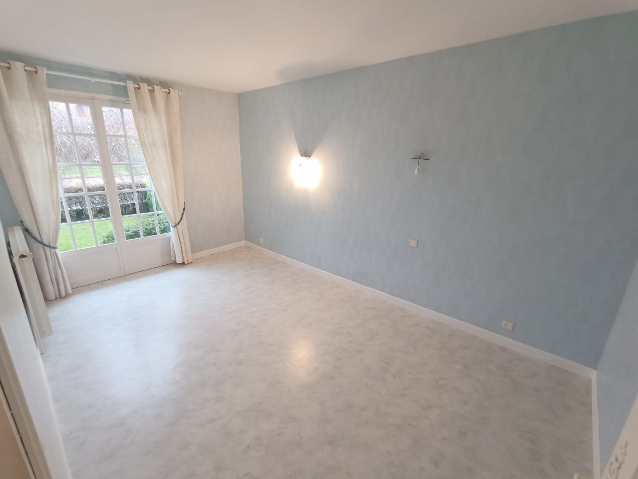 
                                                Vente
                                                 Pavillon 5 chambres plain-pied