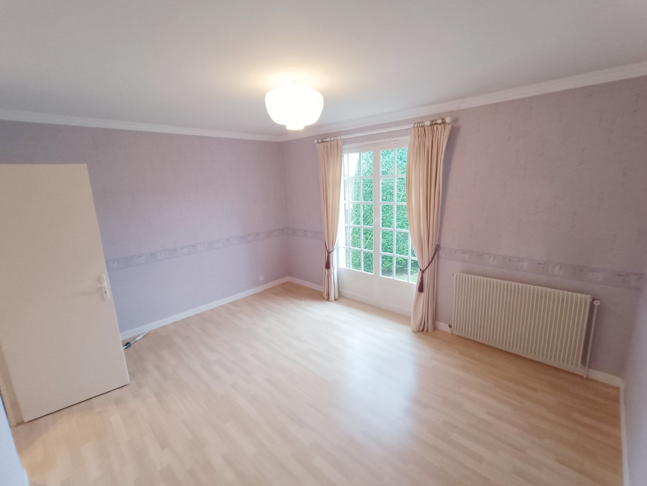 
                                                Vente
                                                 Pavillon 5 chambres plain-pied