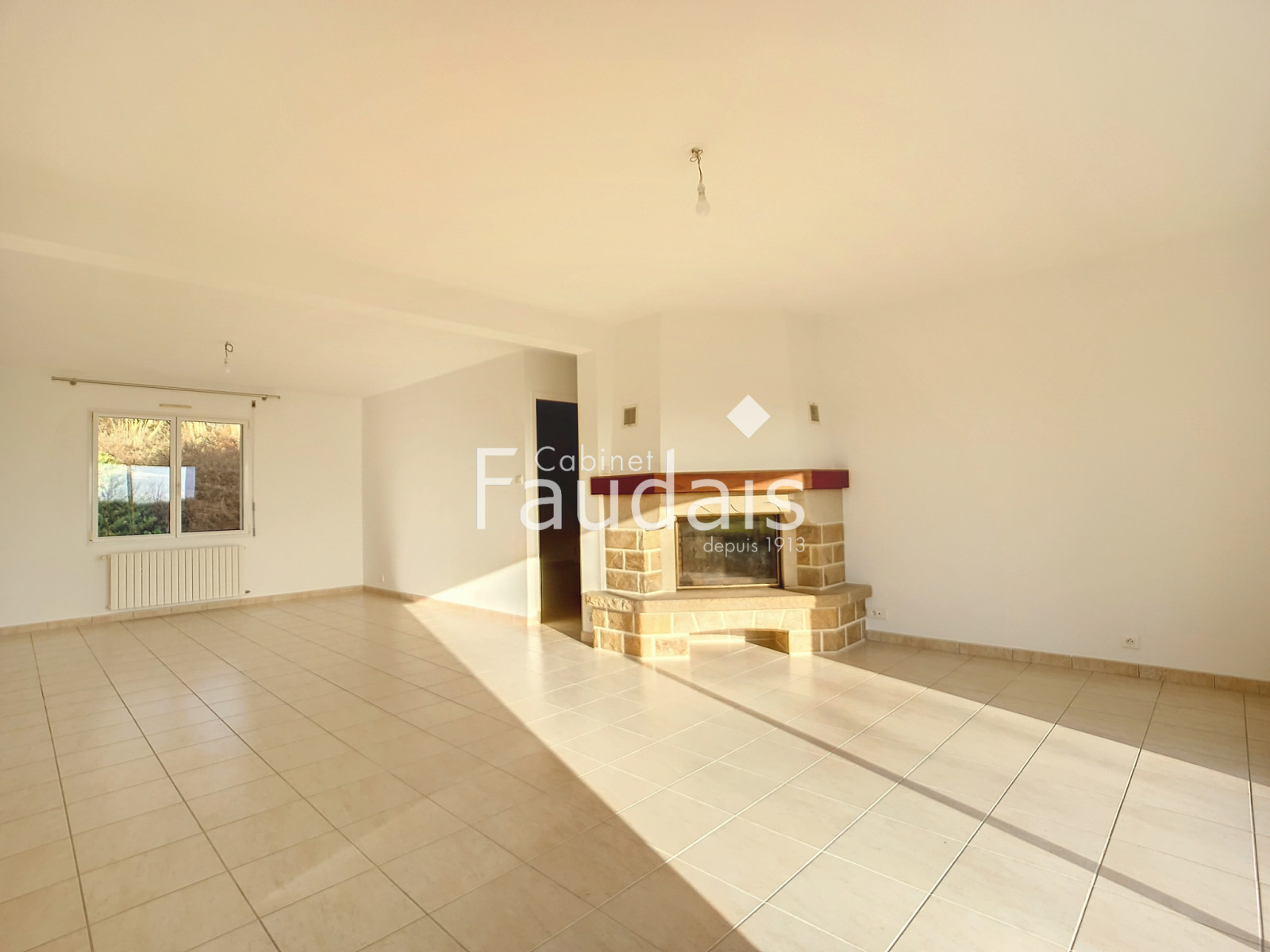 
                                                Location
                                                 PAVILLON A LOUER 170 M2 A 5 MIN DE SAINT-LO