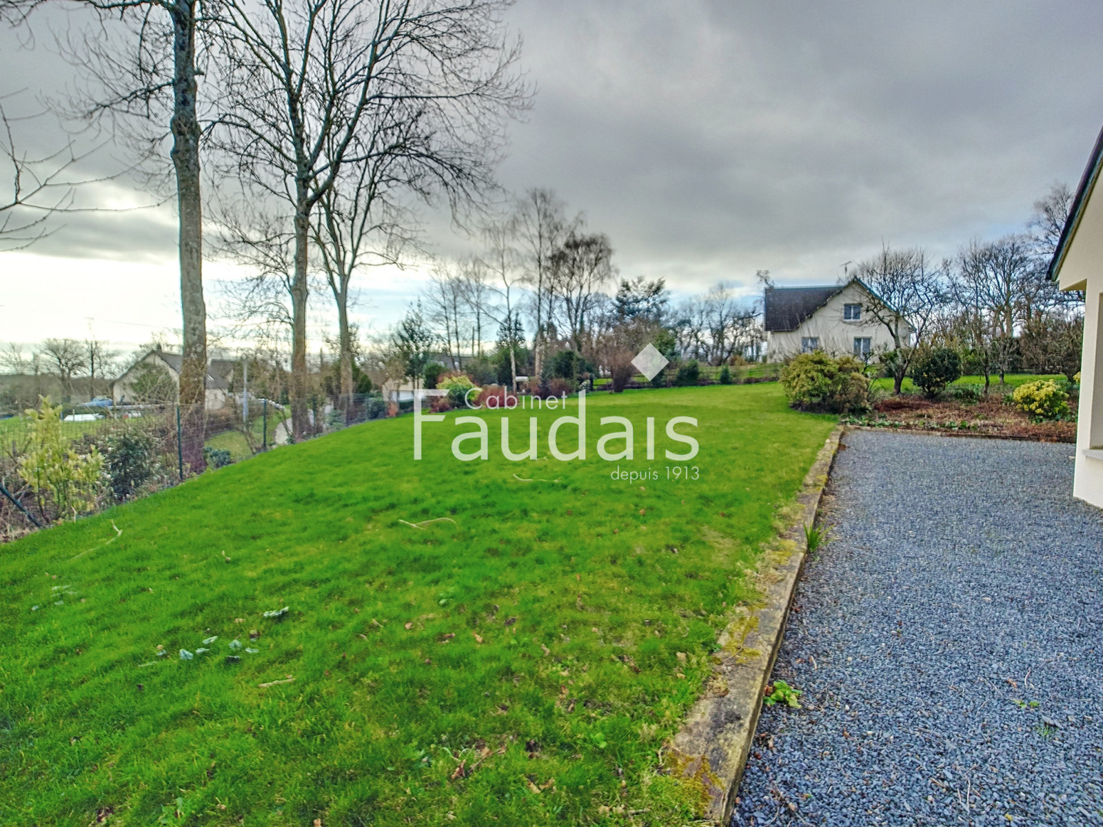 
                                                Location
                                                 PAVILLON A LOUER 170 M2 A 5 MIN DE SAINT-LO