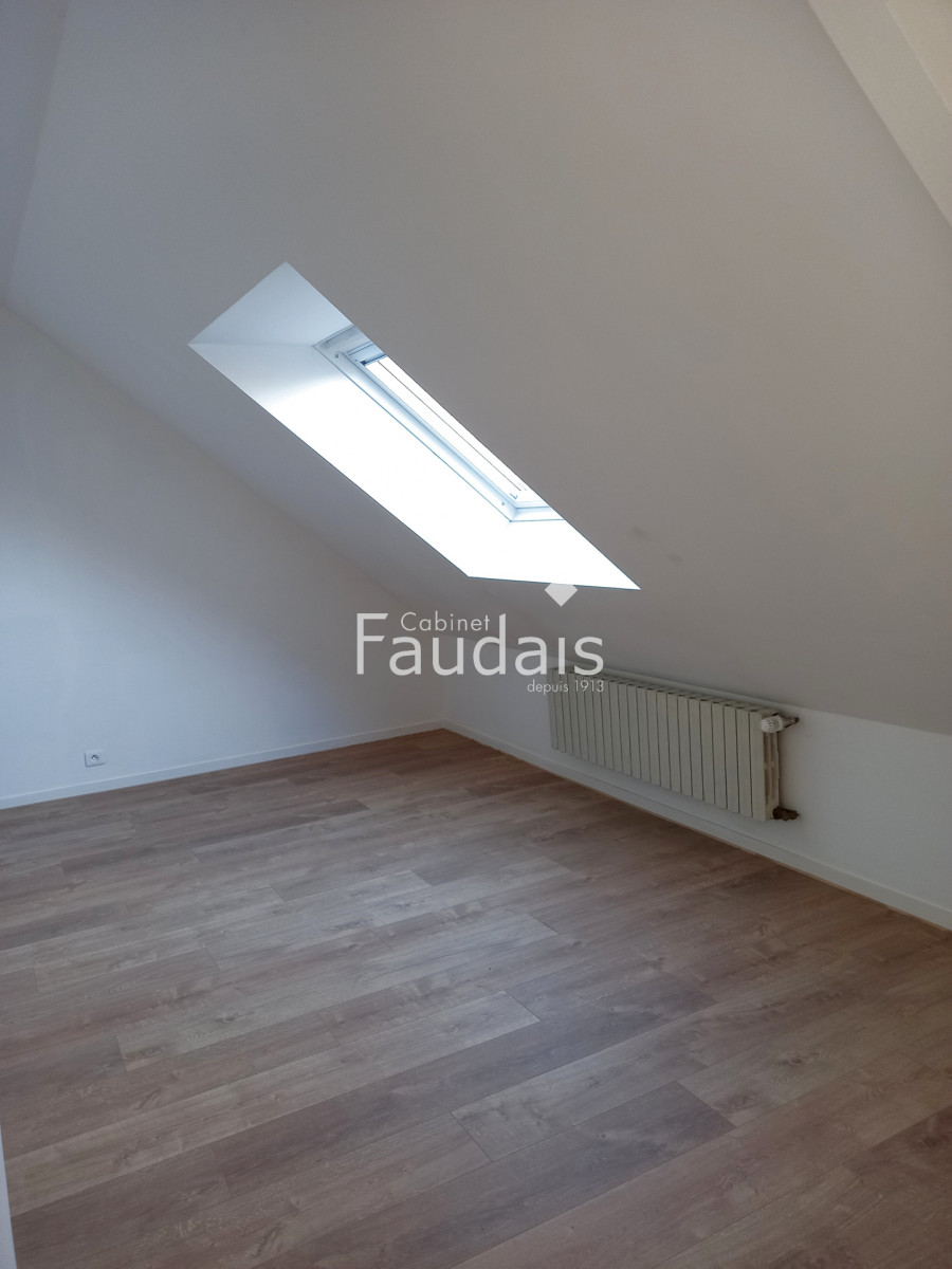 
                                                Location
                                                 PAVILLON A LOUER 170 M2 A 5 MIN DE SAINT-LO