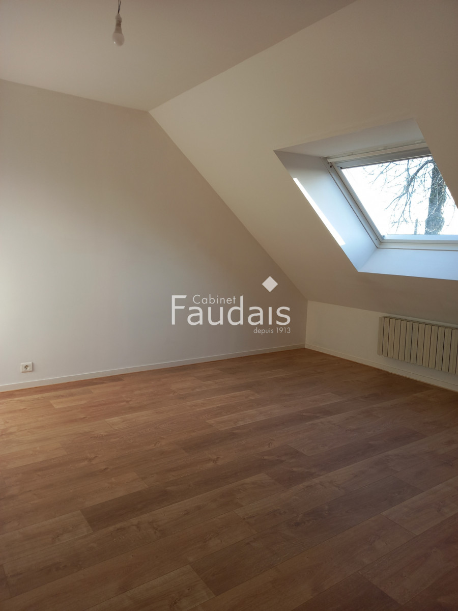 
                                                Location
                                                 PAVILLON A LOUER 170 M2 A 5 MIN DE SAINT-LO