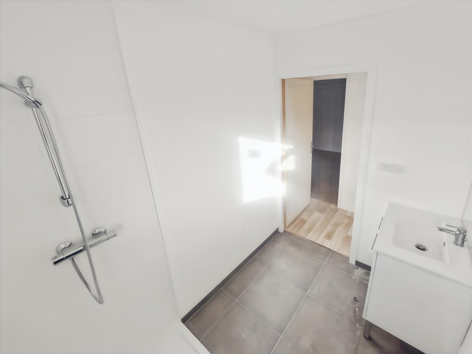 
                                                Vente
                                                 Pavillon de 2024 de 136 m², 8 pièces