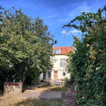 
                                                Location
                                                 Pavillon en colocation climatisé et jardin