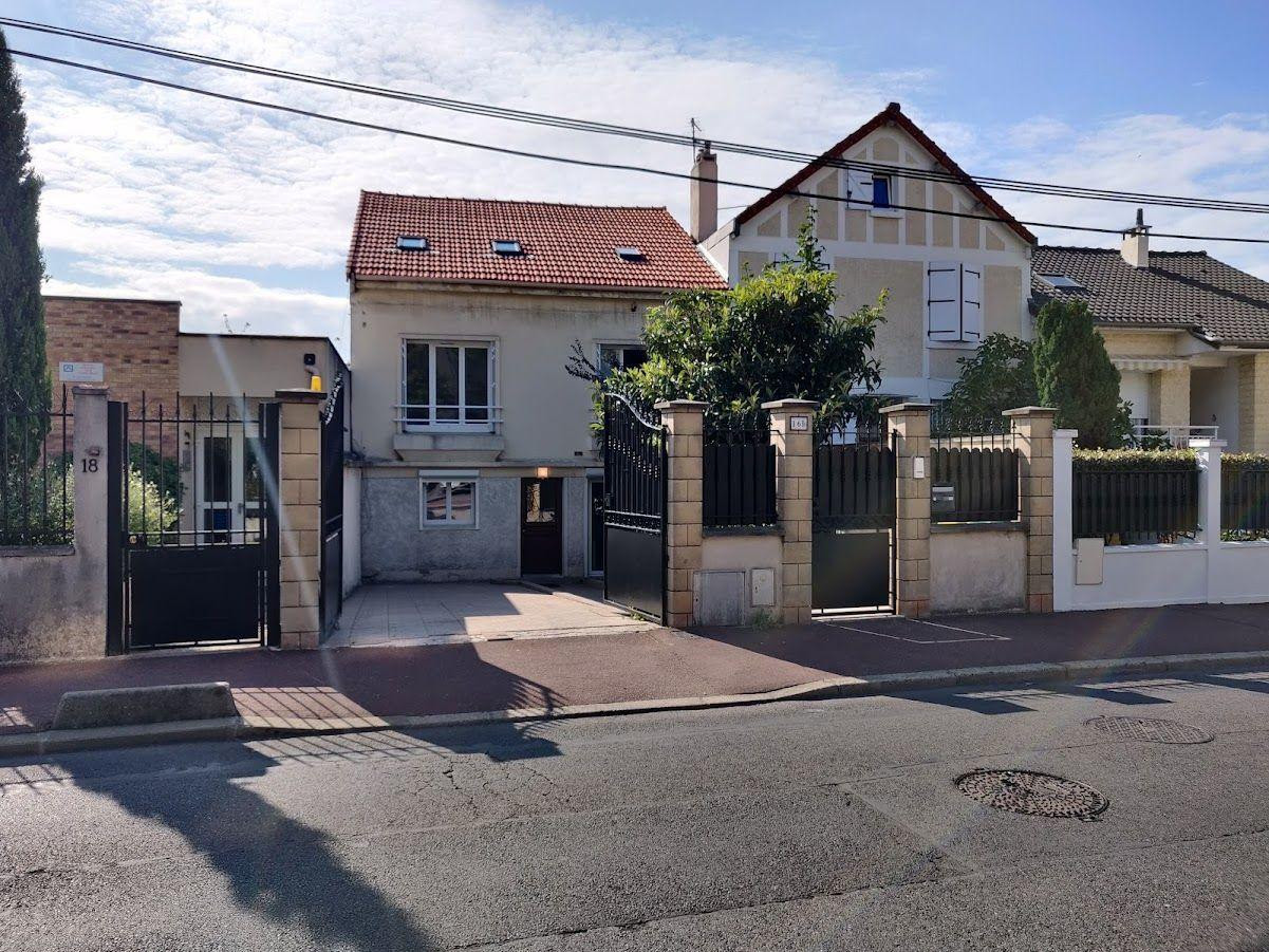 
                                                Location
                                                 Pavillon en colocation climatisé et jardin