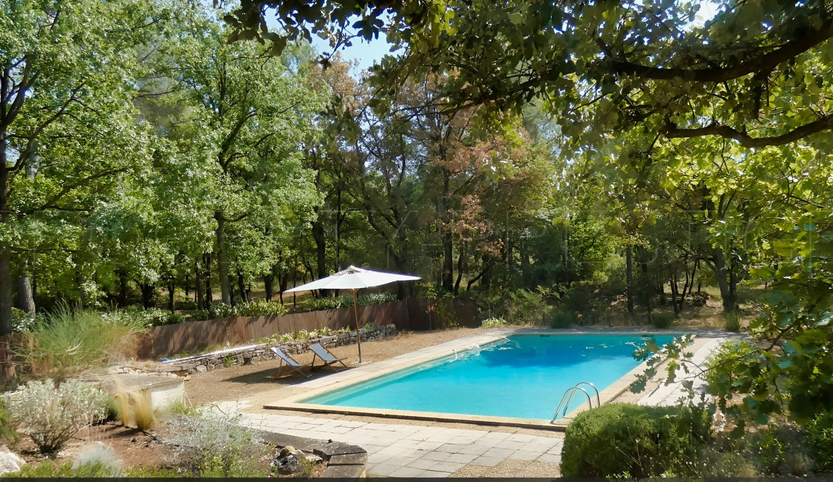 
                                                Vente
                                                 PAYS D’AIX MAS DE CARACTERE 5,5 HA HAVRE DE PAIX