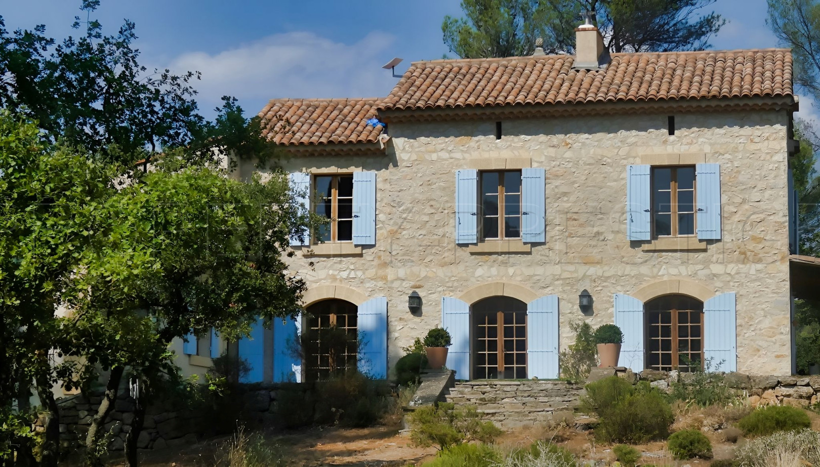 
                                                Vente
                                                 PAYS D’AIX MAS DE CARACTERE 5,5 HA HAVRE DE PAIX