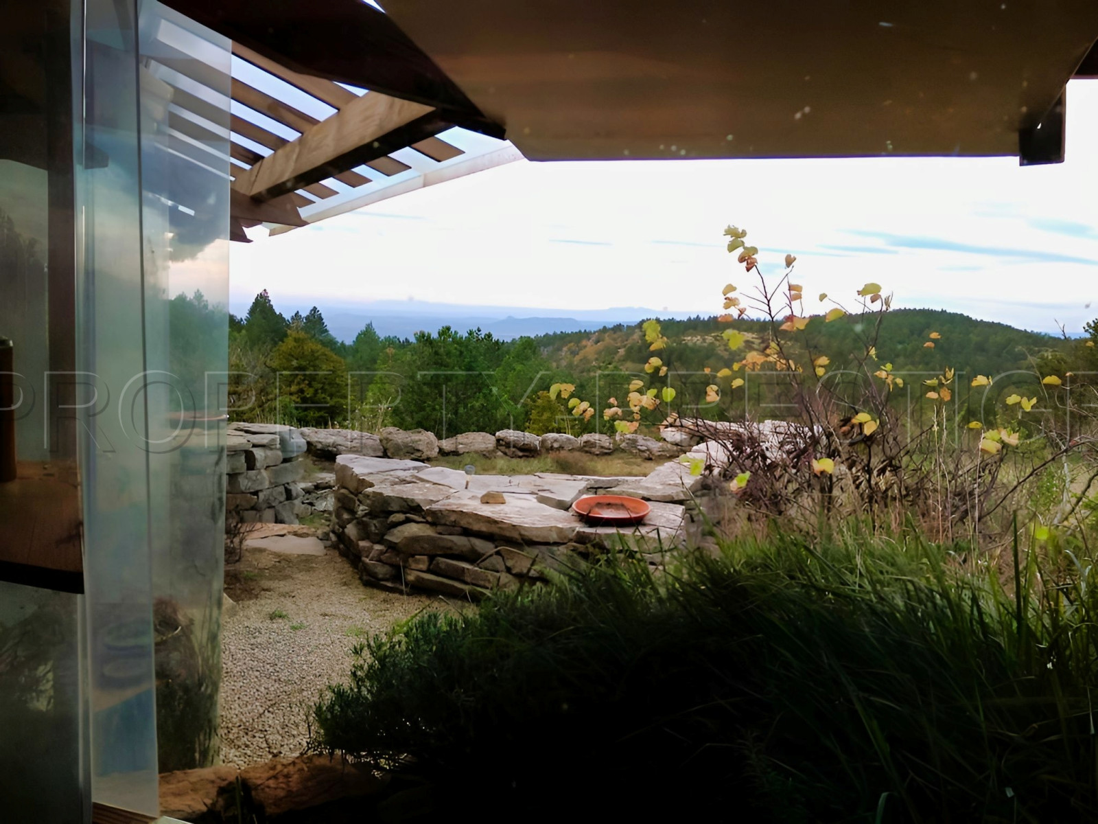 
                                                Vente
                                                 PAYS DE LODEVE DOMAINE D'EXCEPTION 30 HA