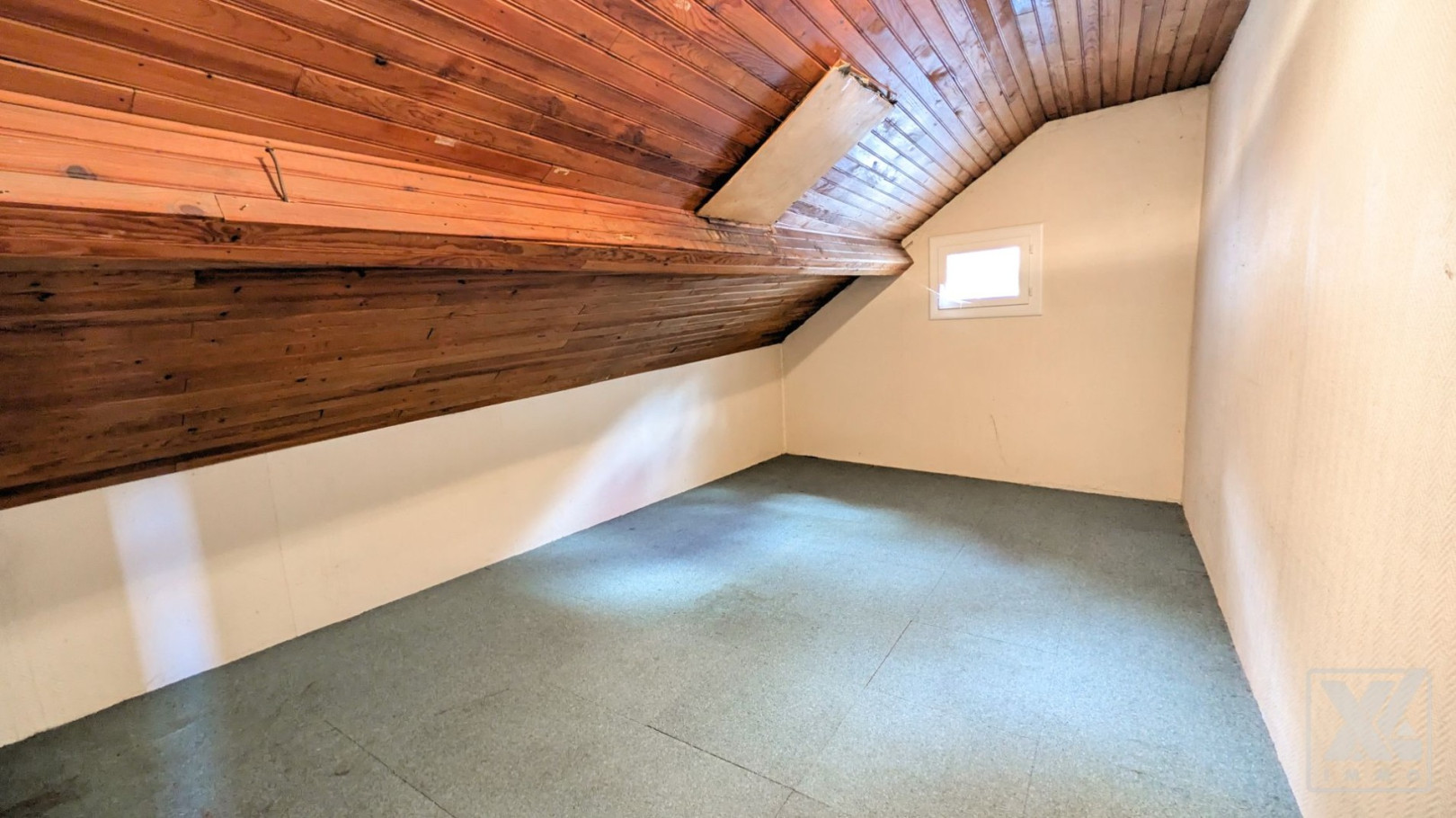 
                                                Vente
                                                 PELVOUX - Appt T3 de 87 m² à rénover