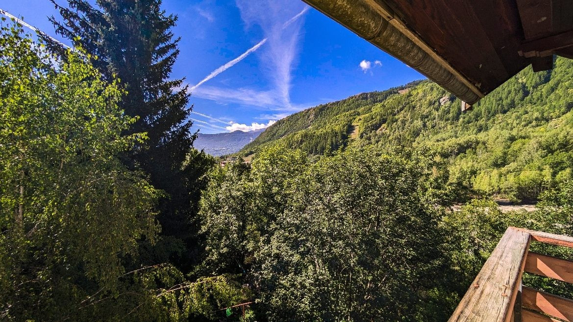 
                                                Vente
                                                 Pelvoux : T3 à rénover, soleil et panorama
