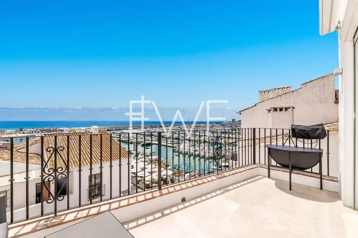
                                                Vente
                                                 Penthouse a Puerto Banus avec Vue Mer