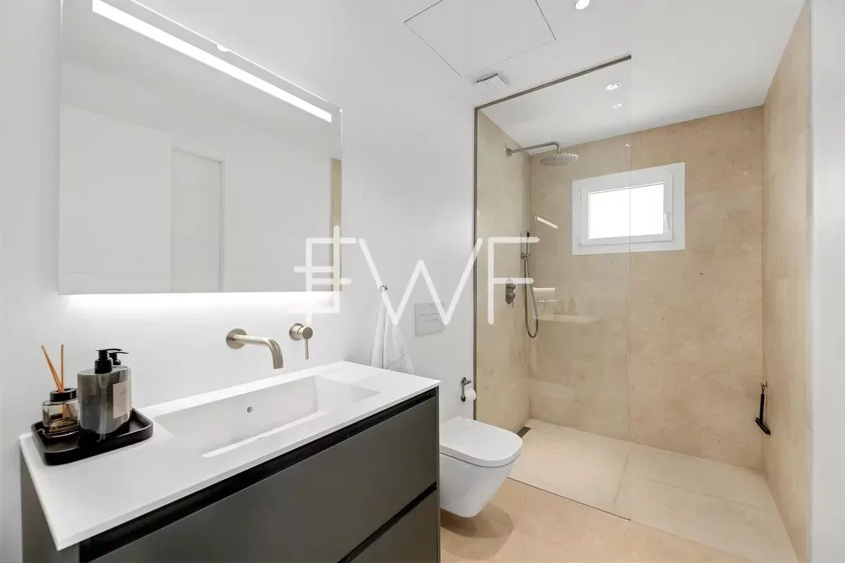 
                                                Vente
                                                 Penthouse a Puerto Banus avec Vue Mer