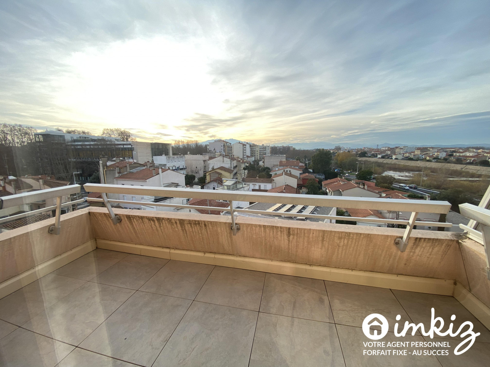 
                                                Vente
                                                 Penthouse de Prestige - Vue Panoramique 270°
