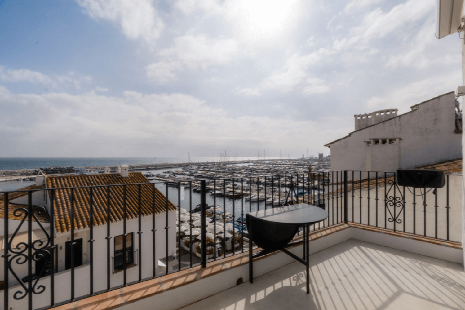 
                                                Vente
                                                 Penthouse sur la Marina de Puerto Banus