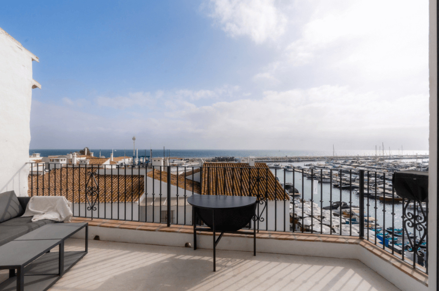 
                                                Vente
                                                 Penthouse sur la Marina de Puerto Banus