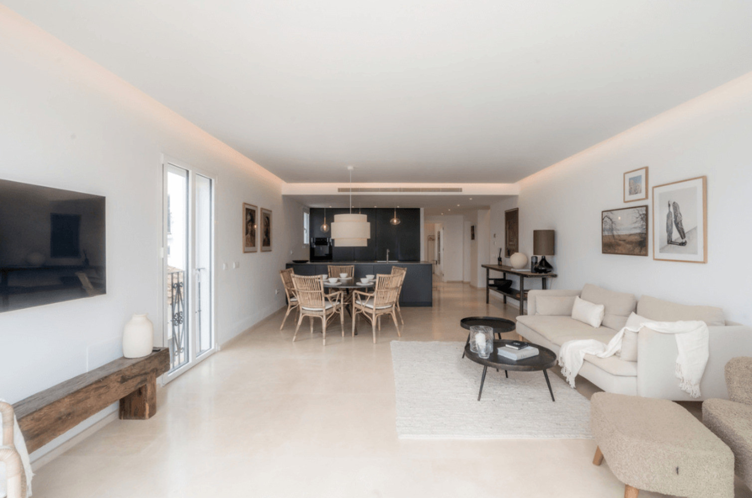 
                                                Vente
                                                 Penthouse sur la Marina de Puerto Banus