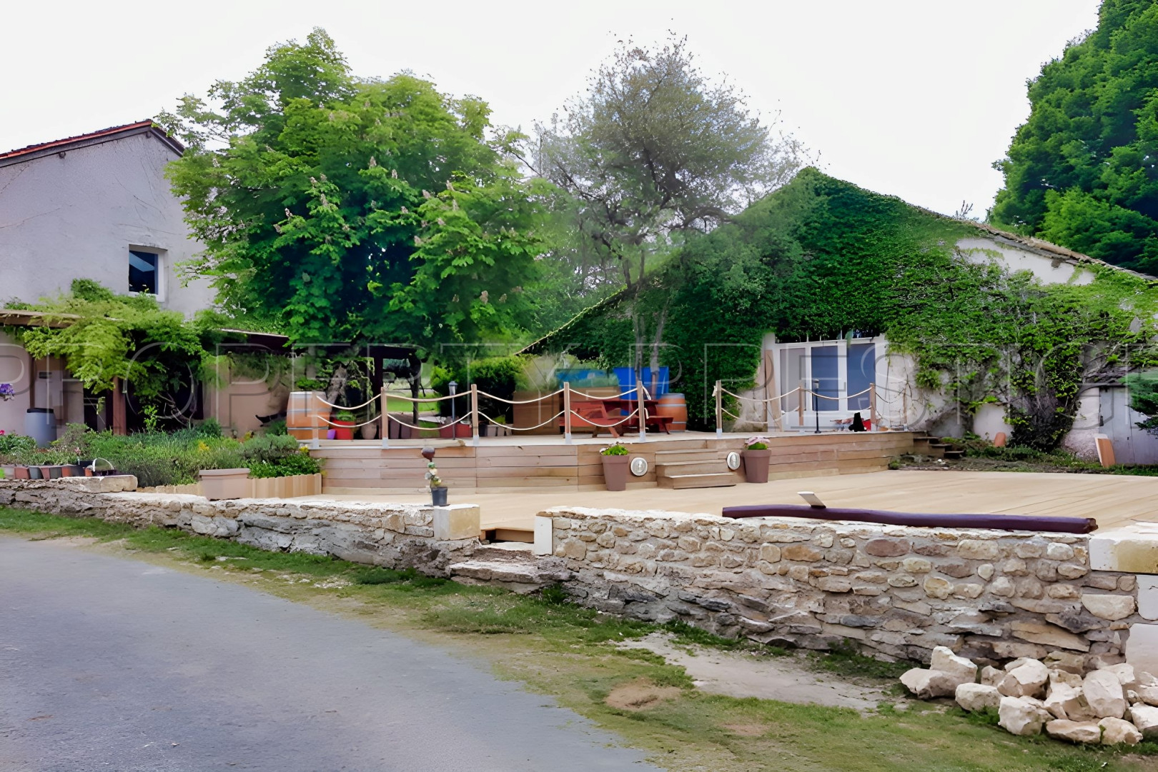 
                                                Vente
                                                 PERIGORD DOMAINE AVEC PRL 24 HA MARIAGES