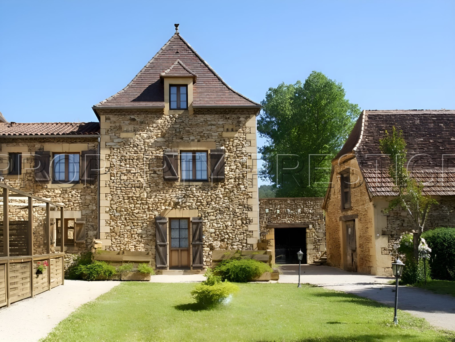 
                                                Vente
                                                 PERIGORD MARIAGES TOURISME RECEPTIONS PRL 23 HA
