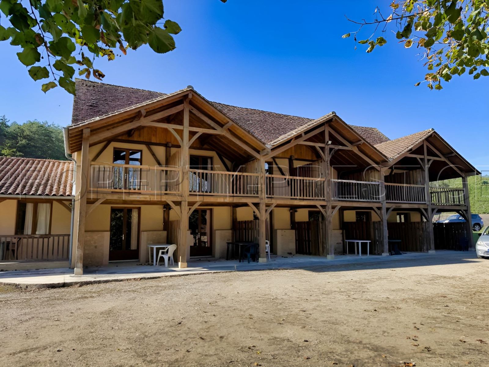 
                                                Vente
                                                 PERIGORD NOIR DOMAINE D’EXCEPTION MARIAGES 100 HA