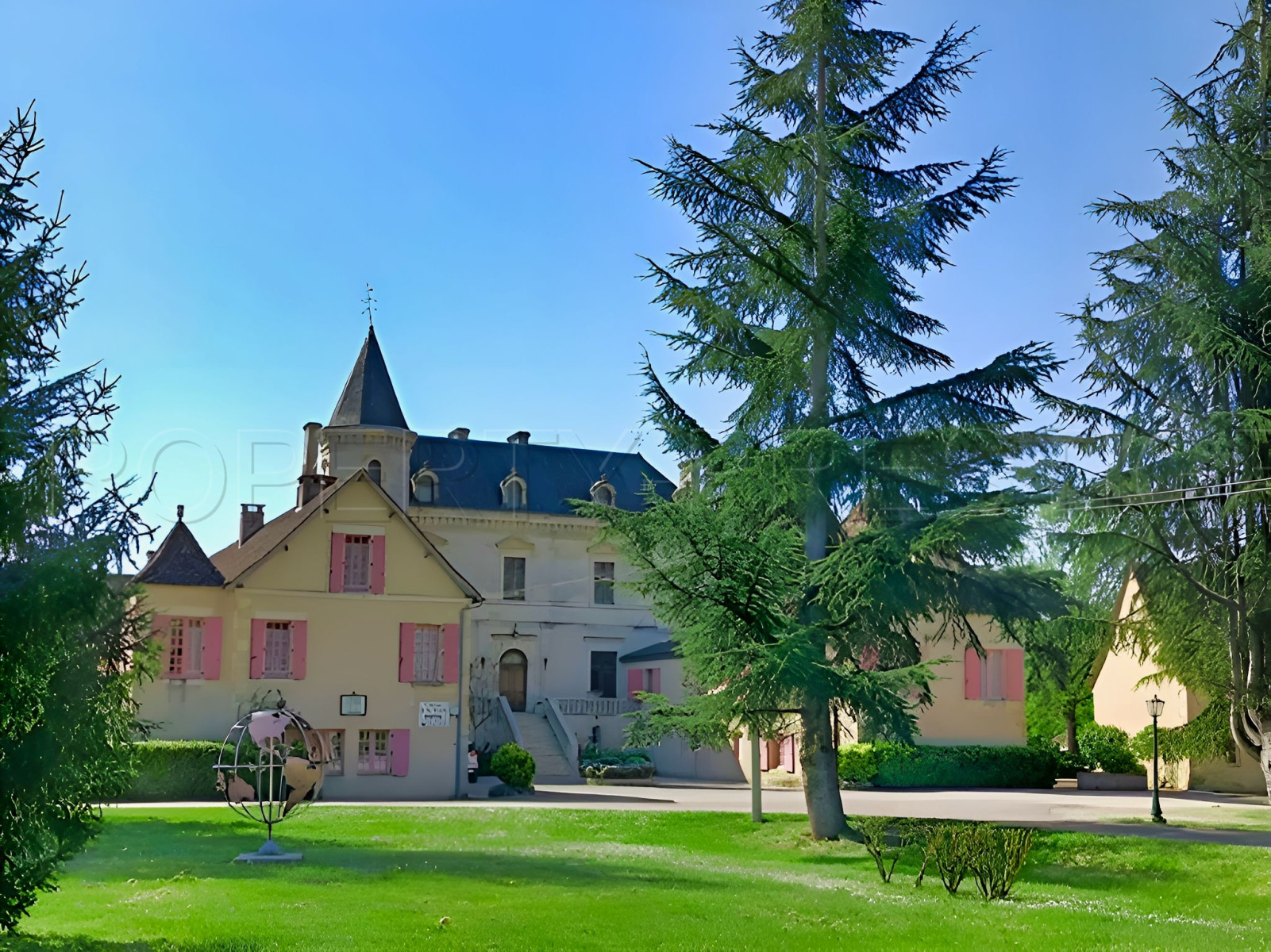 
                                                Vente
                                                 PERIGORD NOIR DOMAINE D’EXCEPTION MARIAGES 100 HA