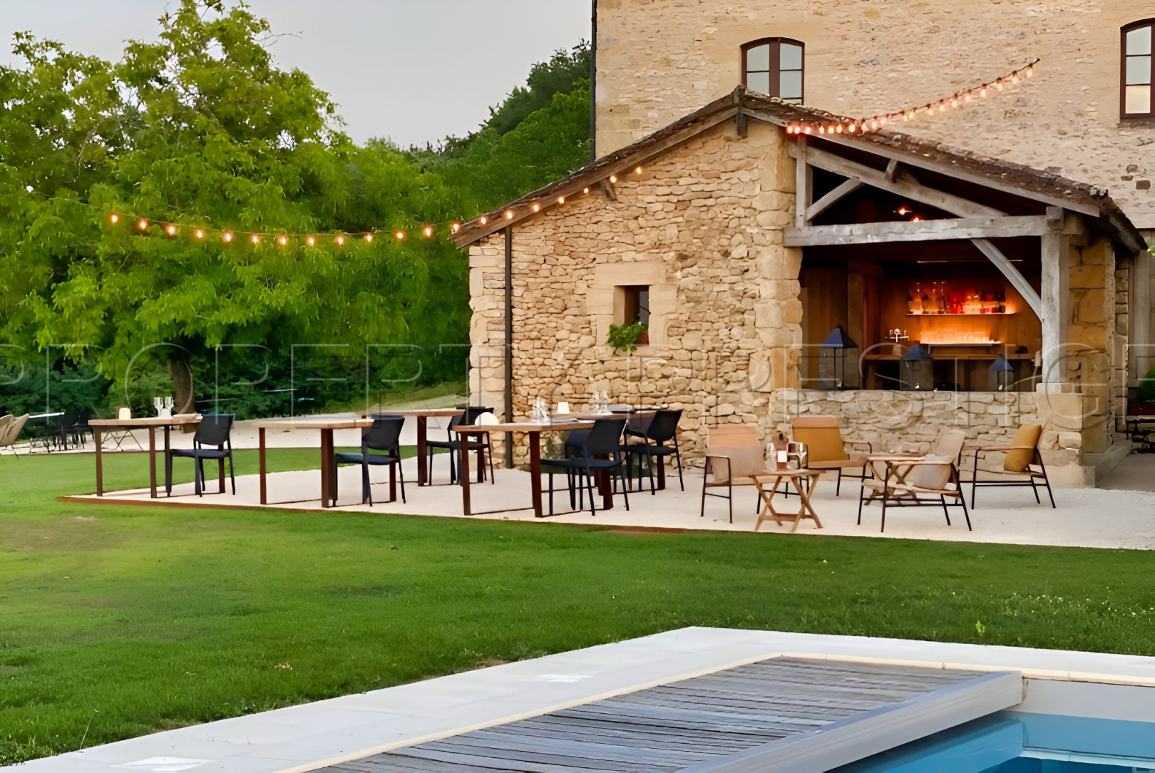 
                                                Vente
                                                 PERIGORD NOIR MANOIR GÎTES CHAMBRES D'HÔTES 27 HA